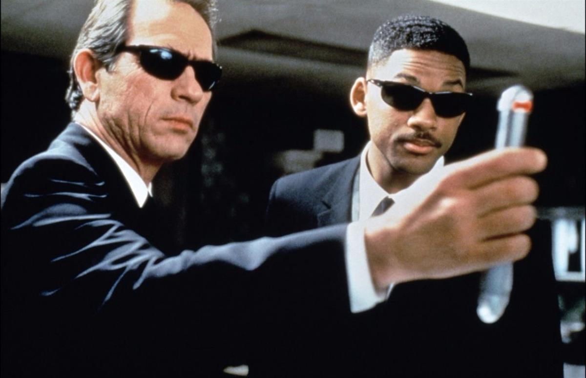Agent K and his neuralyzer.