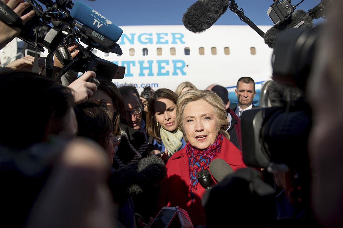 Hillary Clinton speaks to members of the media — Nov. 7, 2016 (AP Photo/Andrew Harnik)