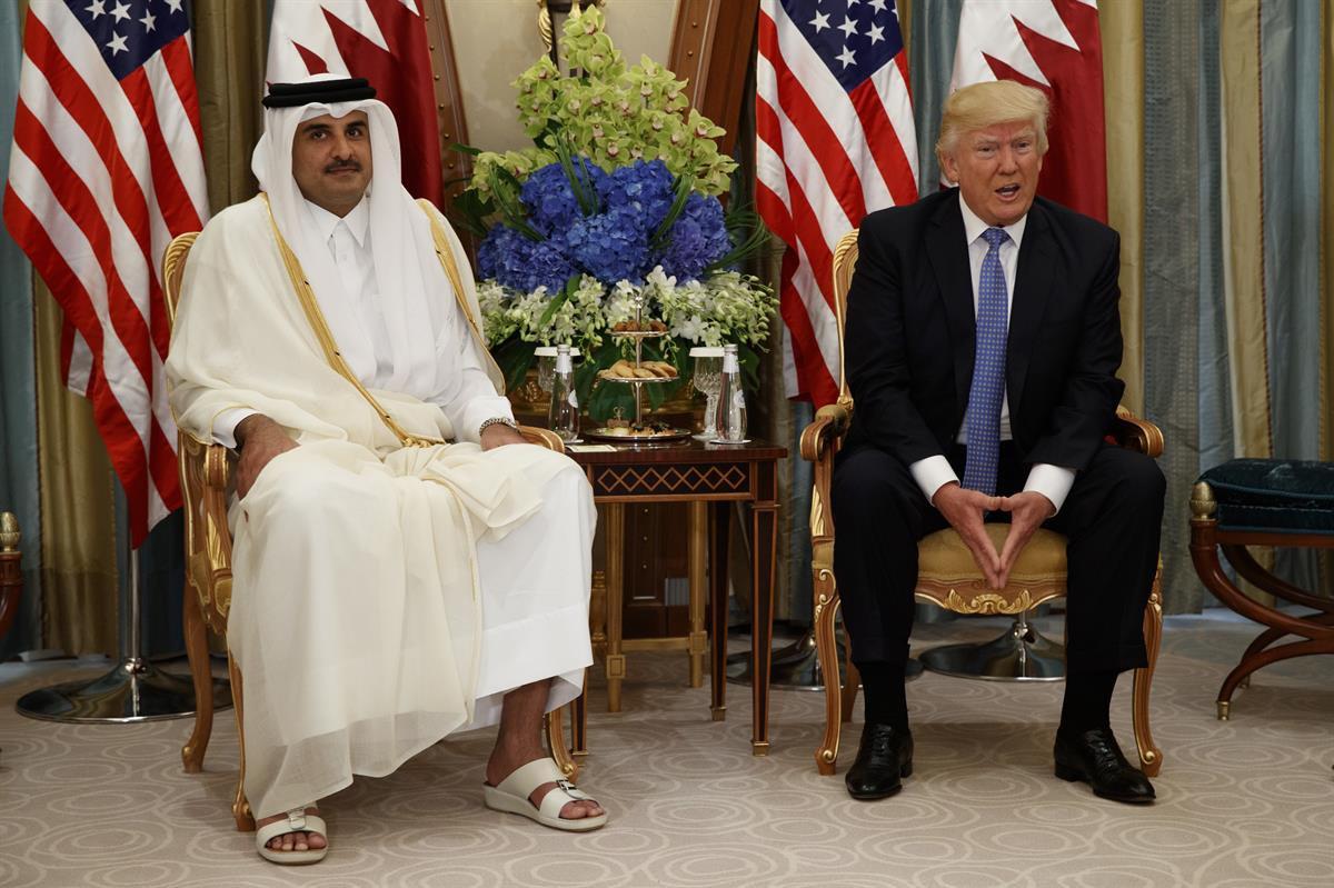 U.S. President Donald Trump, right, holds a bilateral meeting with Qatar’s Emir Sheikh Tamim Bin Hamad Al-Thani, Sunday, May 21, 2017, in Riyadh. (AP Photo/Evan Vucci)